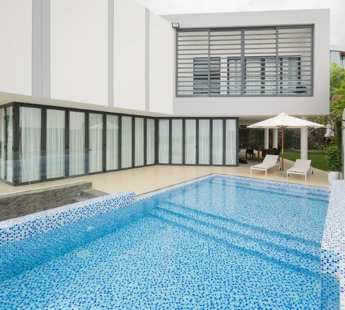 Villa Del Sol Нячанг