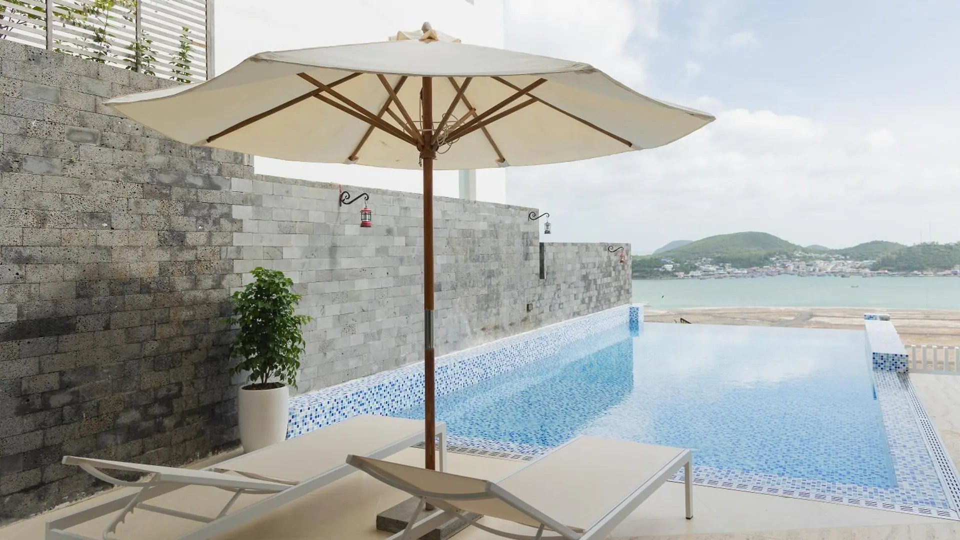 Villa Del Sol Нячанг